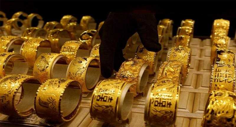 سعر الذهب اليوم الجمعة في مصر : بتوع الصاغة شغالين عياط