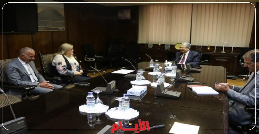 اجتماع وزير الكهرباء مع سفيرة سلوفانيا بالقاهرة