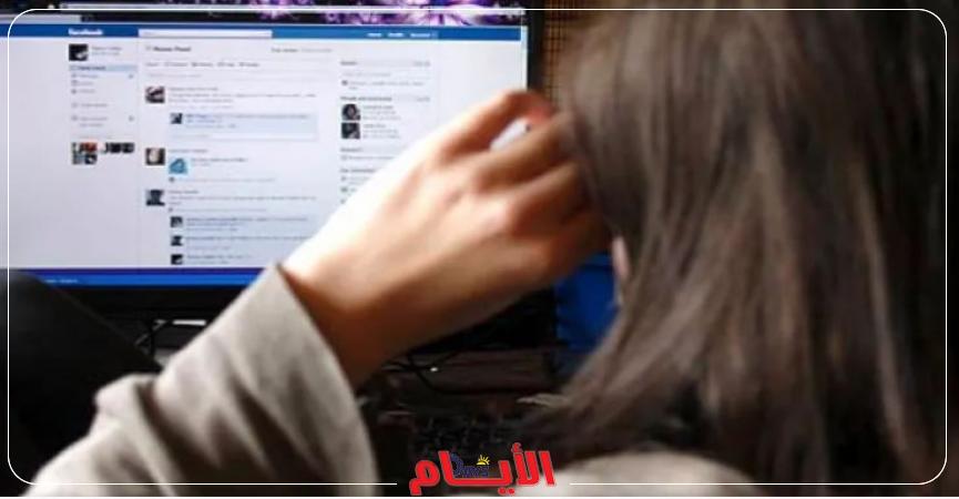 زوجة تشاهد مواقع مخلة